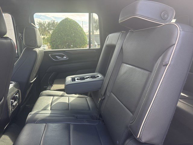 Used 2024 Chevrolet Suburban Premier image 5