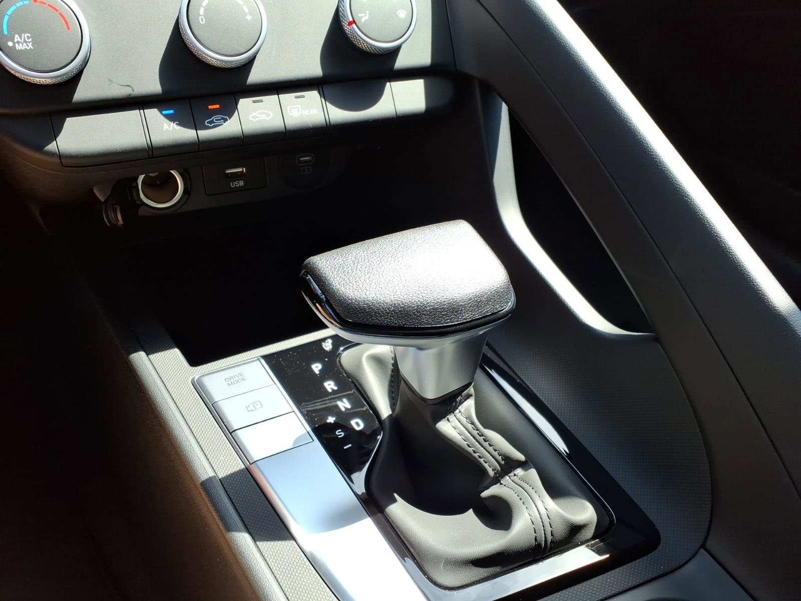 New 2026 Hyundai Elantra SE FWD image 11