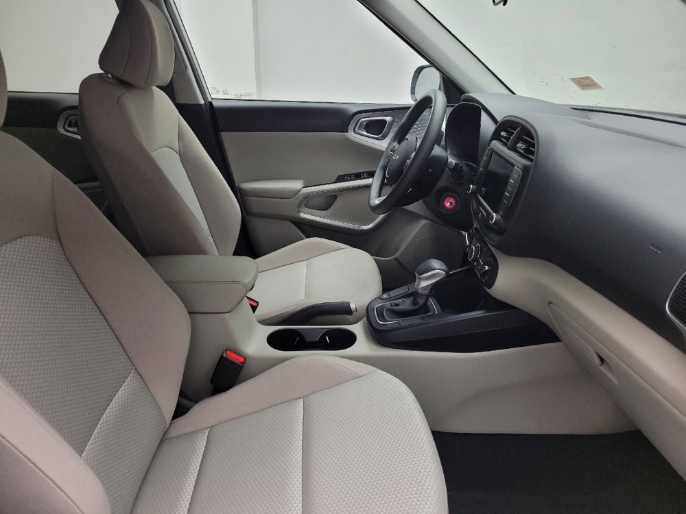 Used 2025 Kia Soul LX image 21