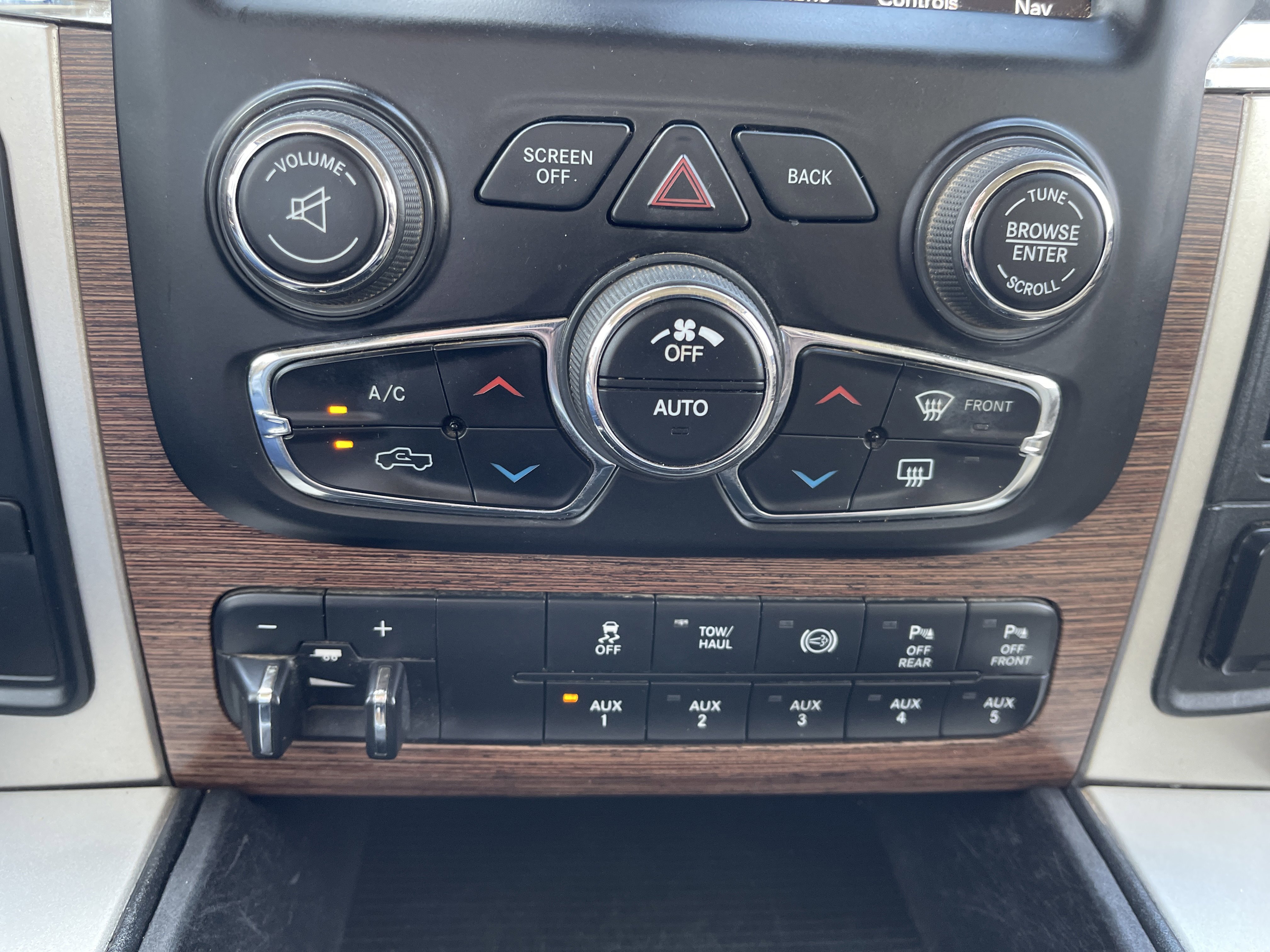 Used 2018 RAM 3500 Laramie image 29