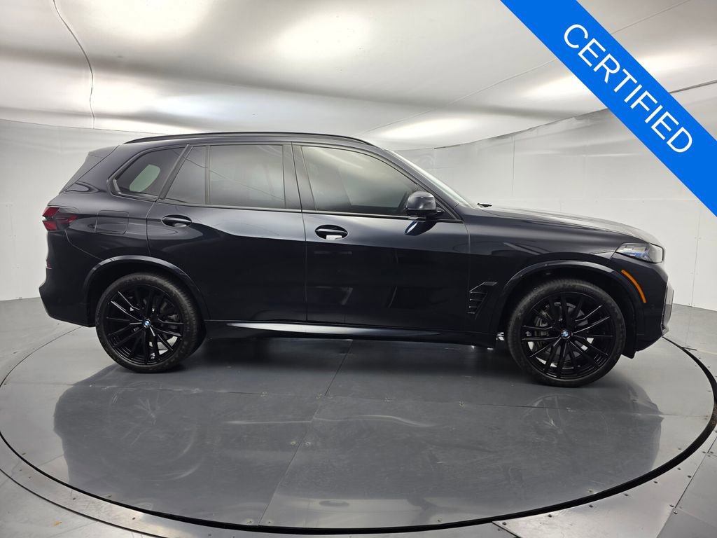 Used 2024 BMW X5 sDrive40i w/ M Sport Package RWD image 3