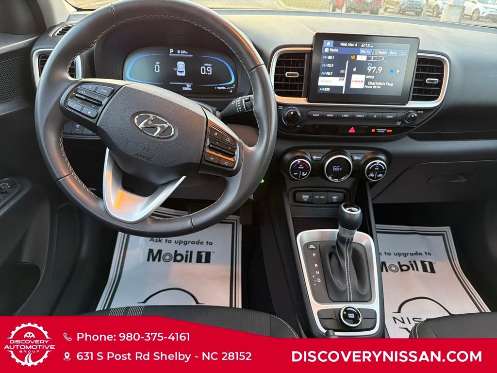 Used 2023 Hyundai Venue SEL image 33