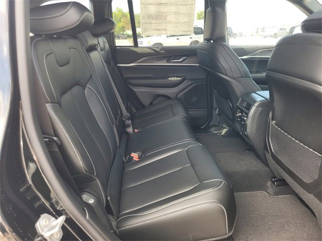 New 2025 Jeep Grand Cherokee Limited image 14