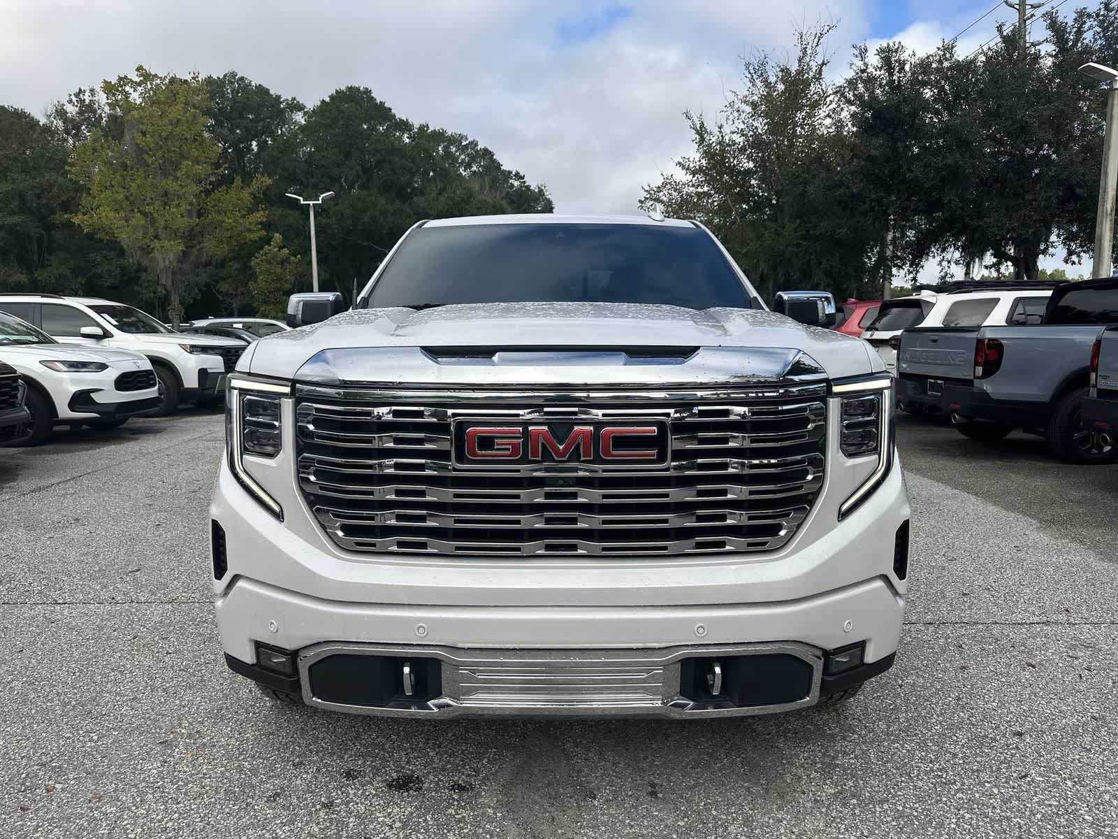 Used 2023 GMC Sierra 1500 Denali w/ Technology Package AWD/4WD image 8