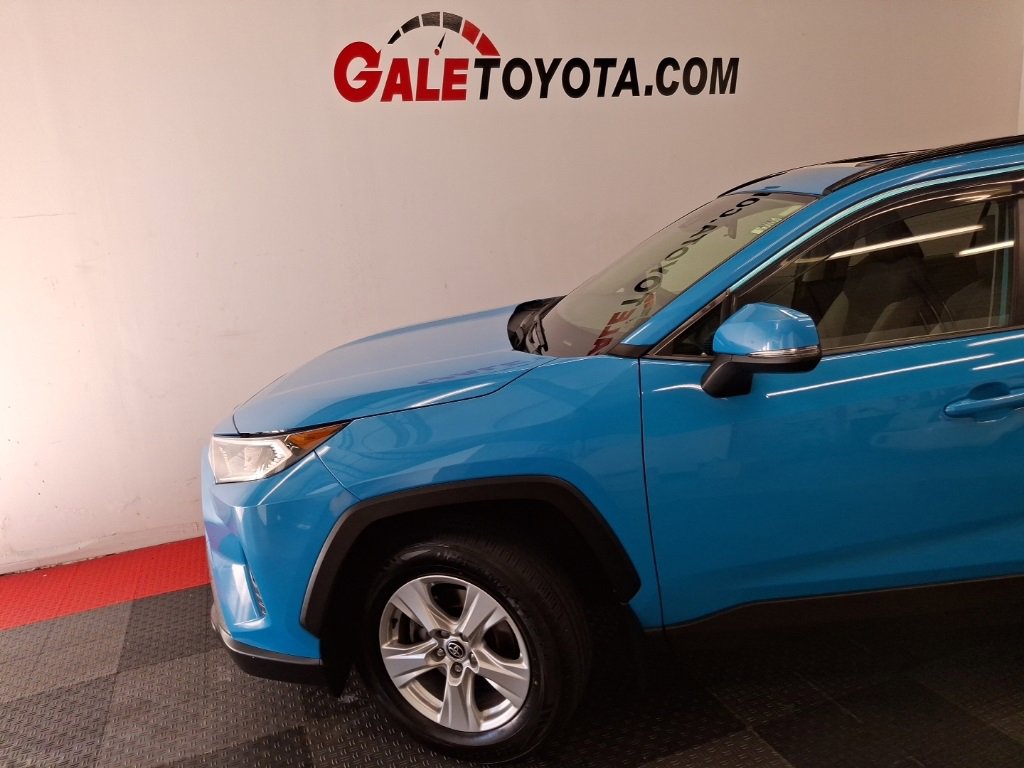 Used 2020 Toyota RAV4 XLE image 3