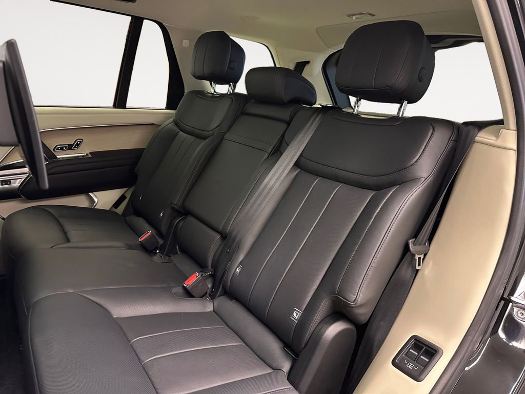 Used 2024 Land Rover Range Rover Long Wheelbase SE image 13
