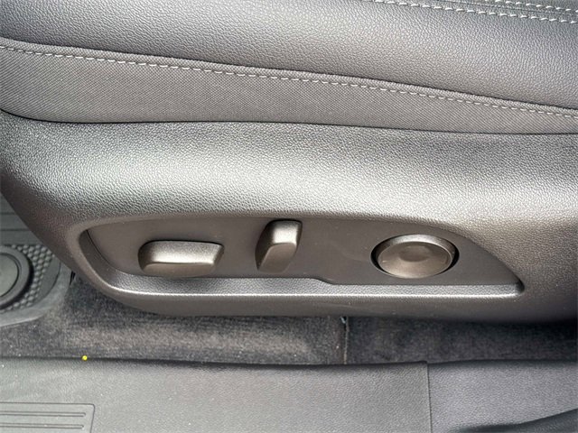 New 2026 Chevrolet Equinox LT w/ Convenience Package II image 23