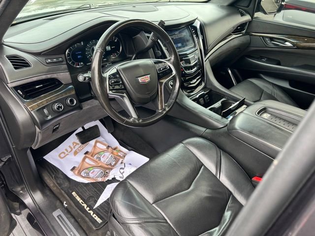 Used 2017 Cadillac Escalade Platinum image 13