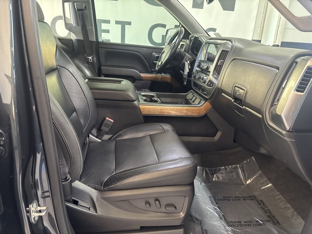 Used 2018 Chevrolet Silverado 1500 LTZ image 29