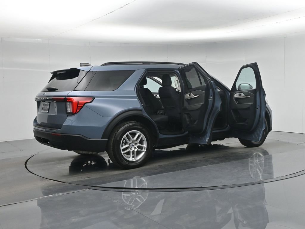 Certified 2025 Ford Explorer Active RWD image 6