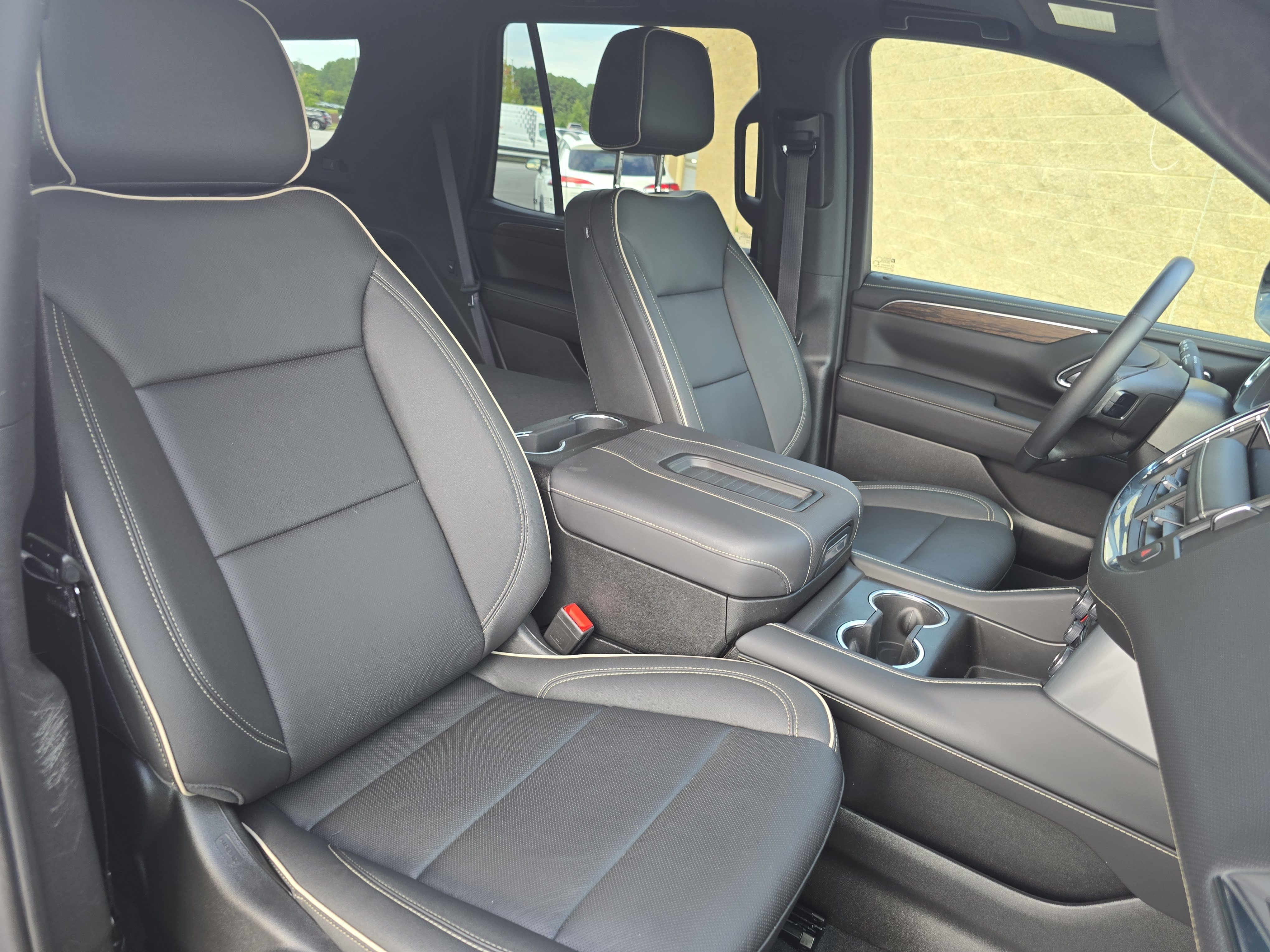 Used 2023 Chevrolet Tahoe Premier AWD/4WD image 10