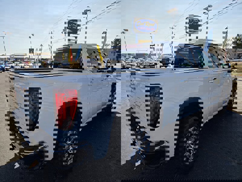 Used 2024 GMC Sierra 1500 SLT image 3