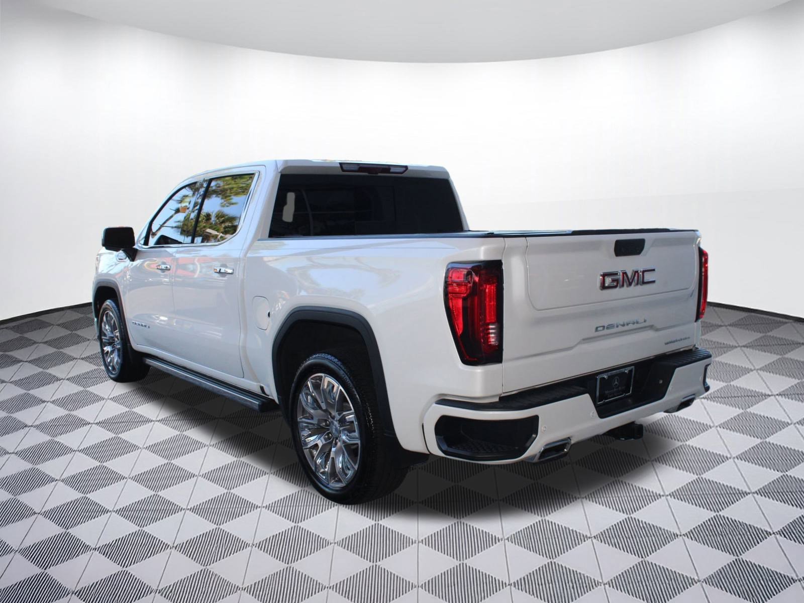 Used 2024 GMC Sierra 1500 Denali w/ Denali Reserve Package image 3