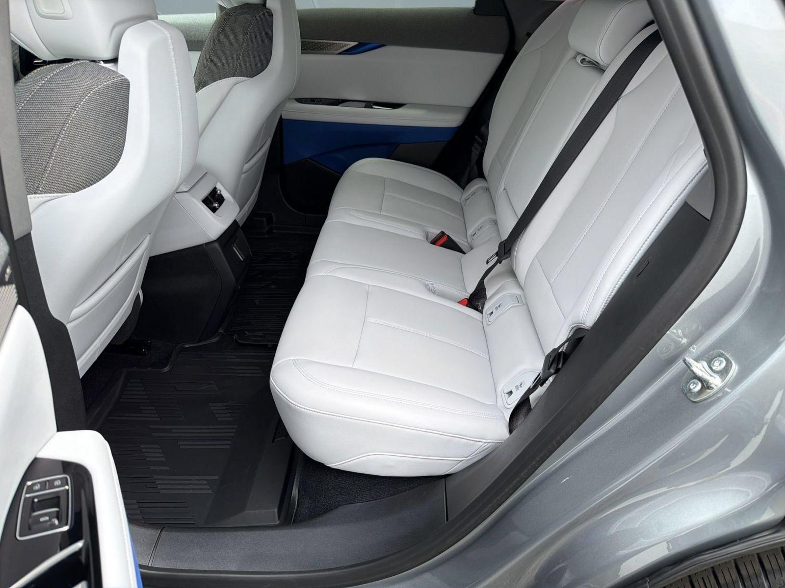 New 2027 Cadillac Optiq Sport w/ LPO, Floor Liner Package AWD/4WD image 23