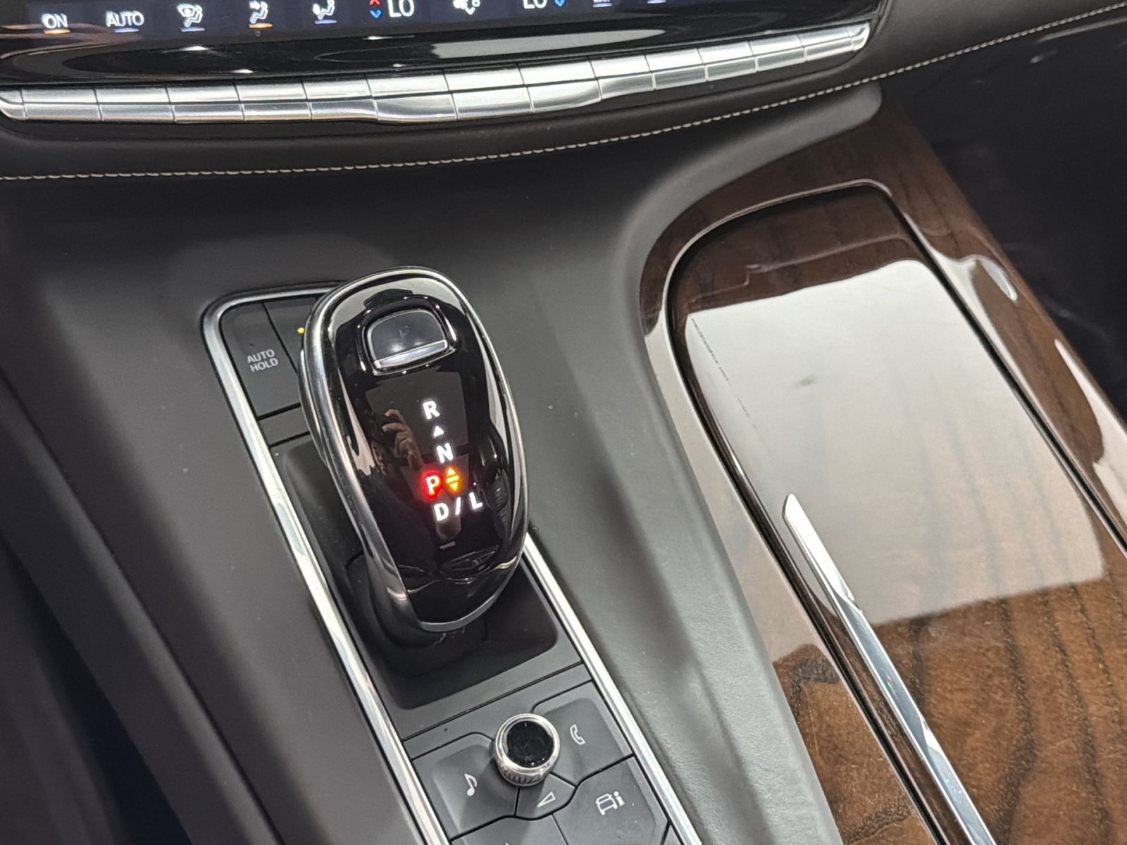 Used 2022 Cadillac Escalade ESV Sport Platinum w/ LPO, ONYX Package AWD/4WD image 22