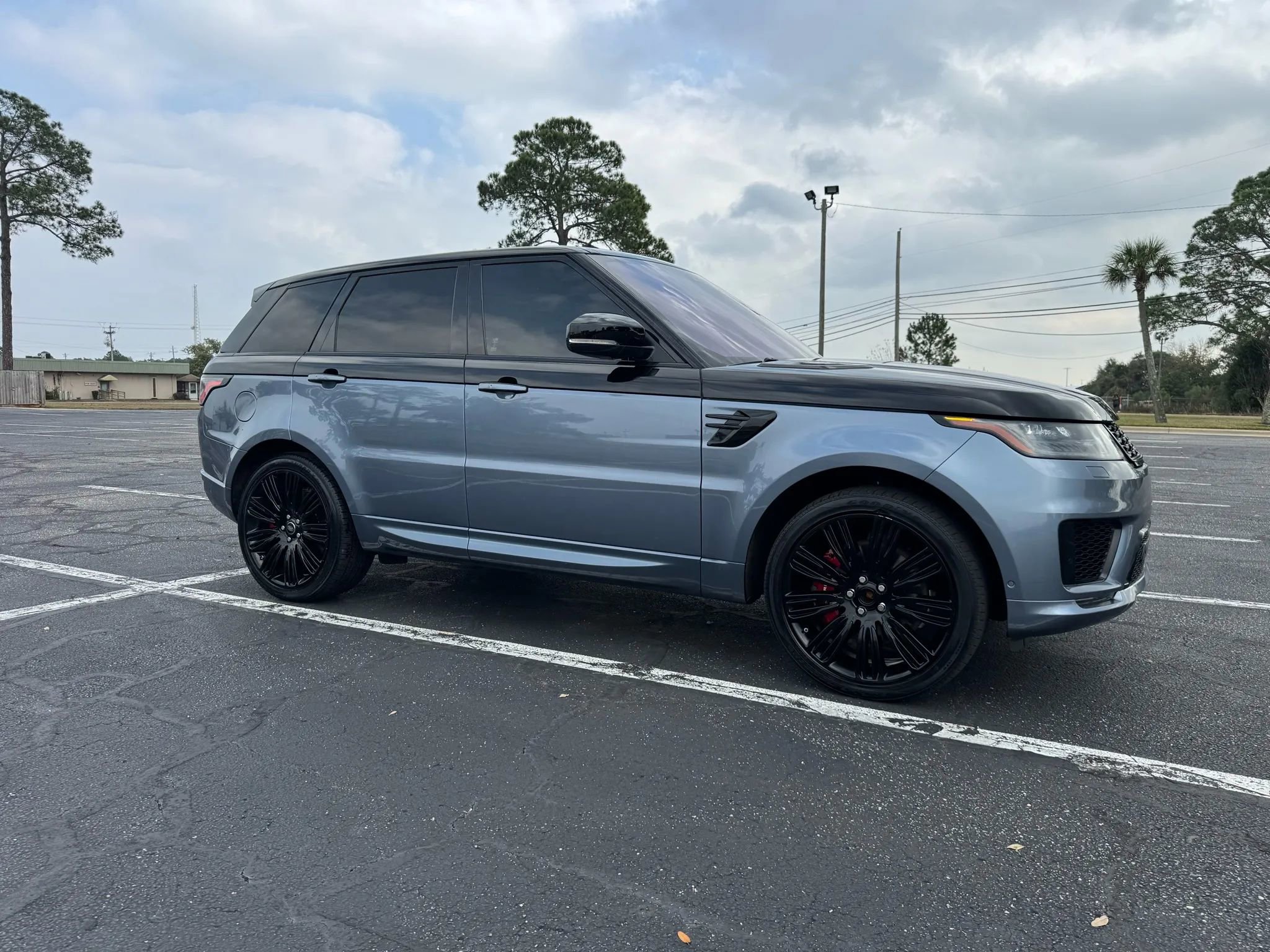 Used 2019 Land Rover Range Rover Sport HSE Dynamic AWD/4WD image 4