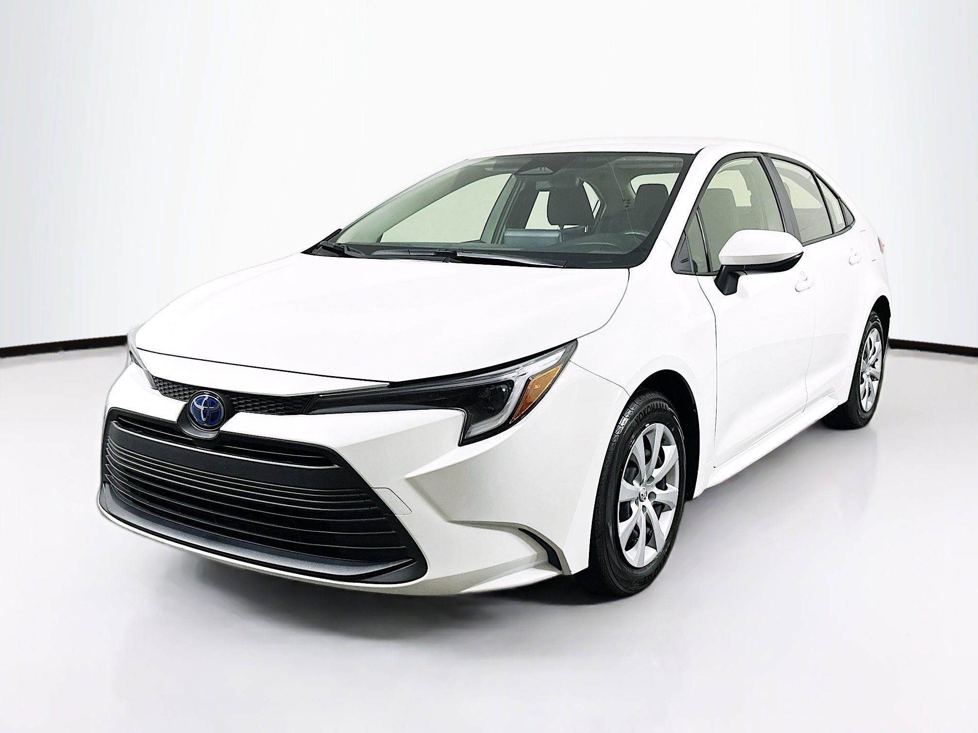 Used 2025 Toyota Corolla LE image 3