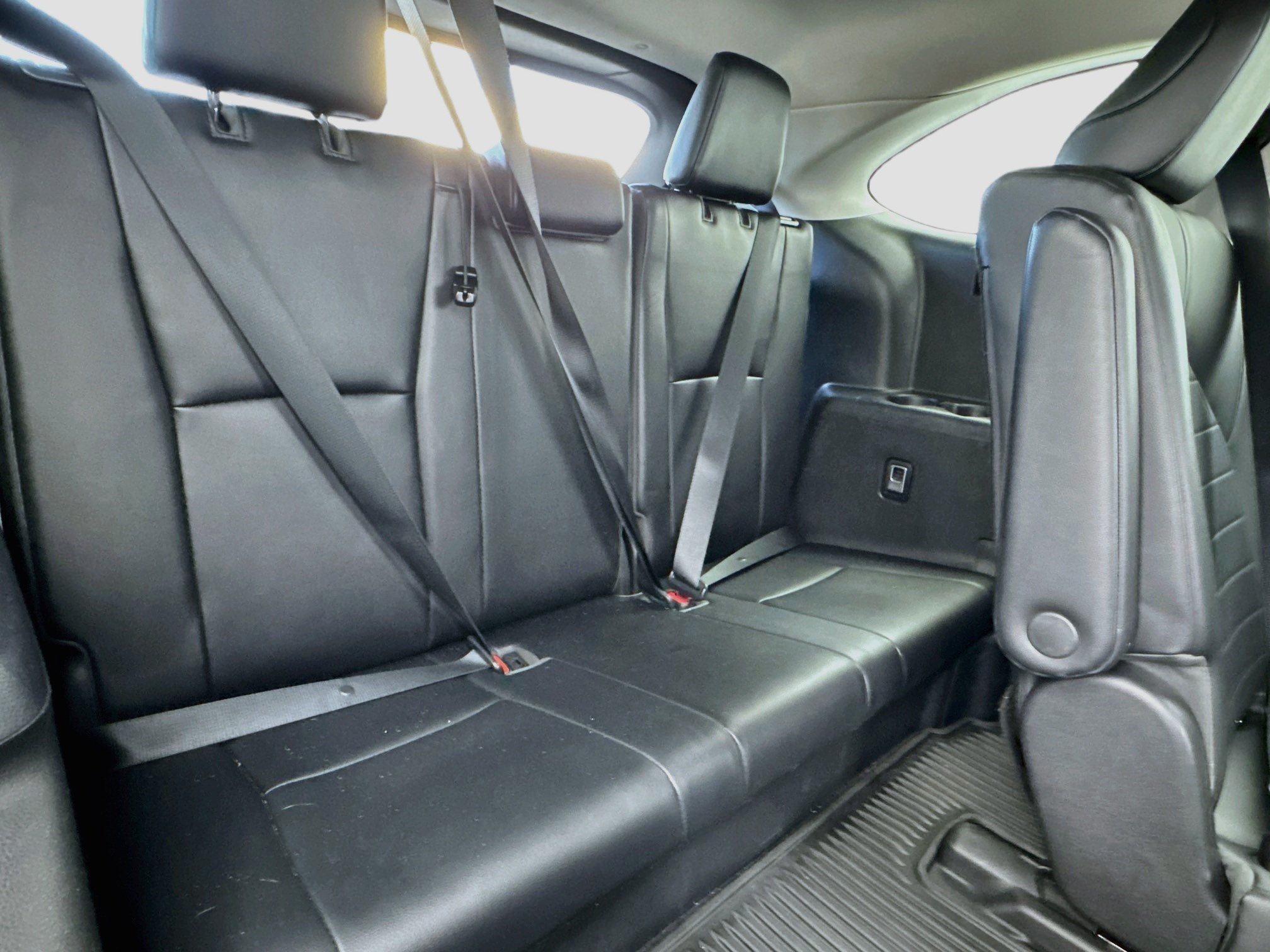 Used 2020 Toyota Highlander XLE AWD/4WD image 19