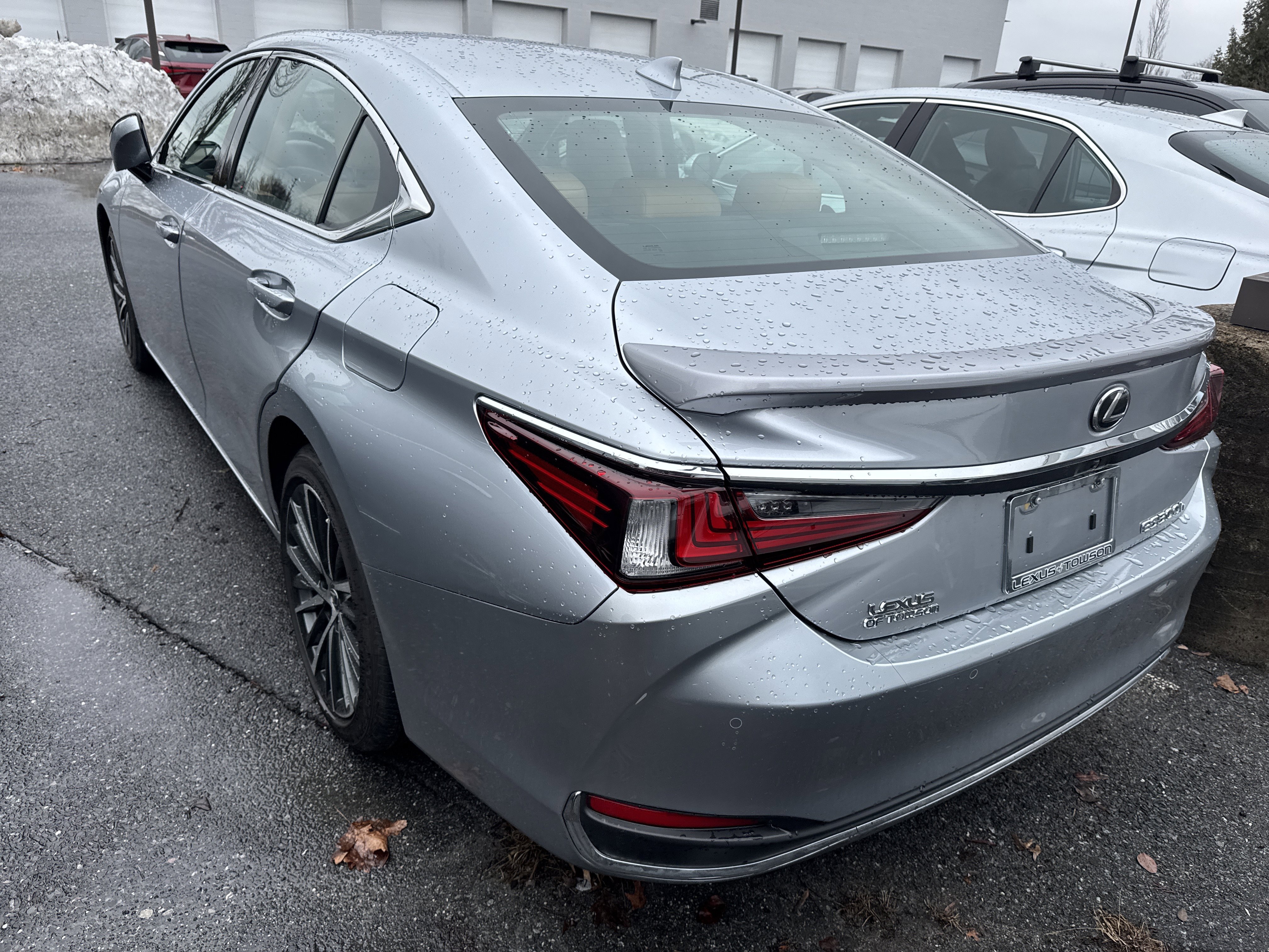 Certified 2024 Lexus ES 300h w/ Premium Package image 3