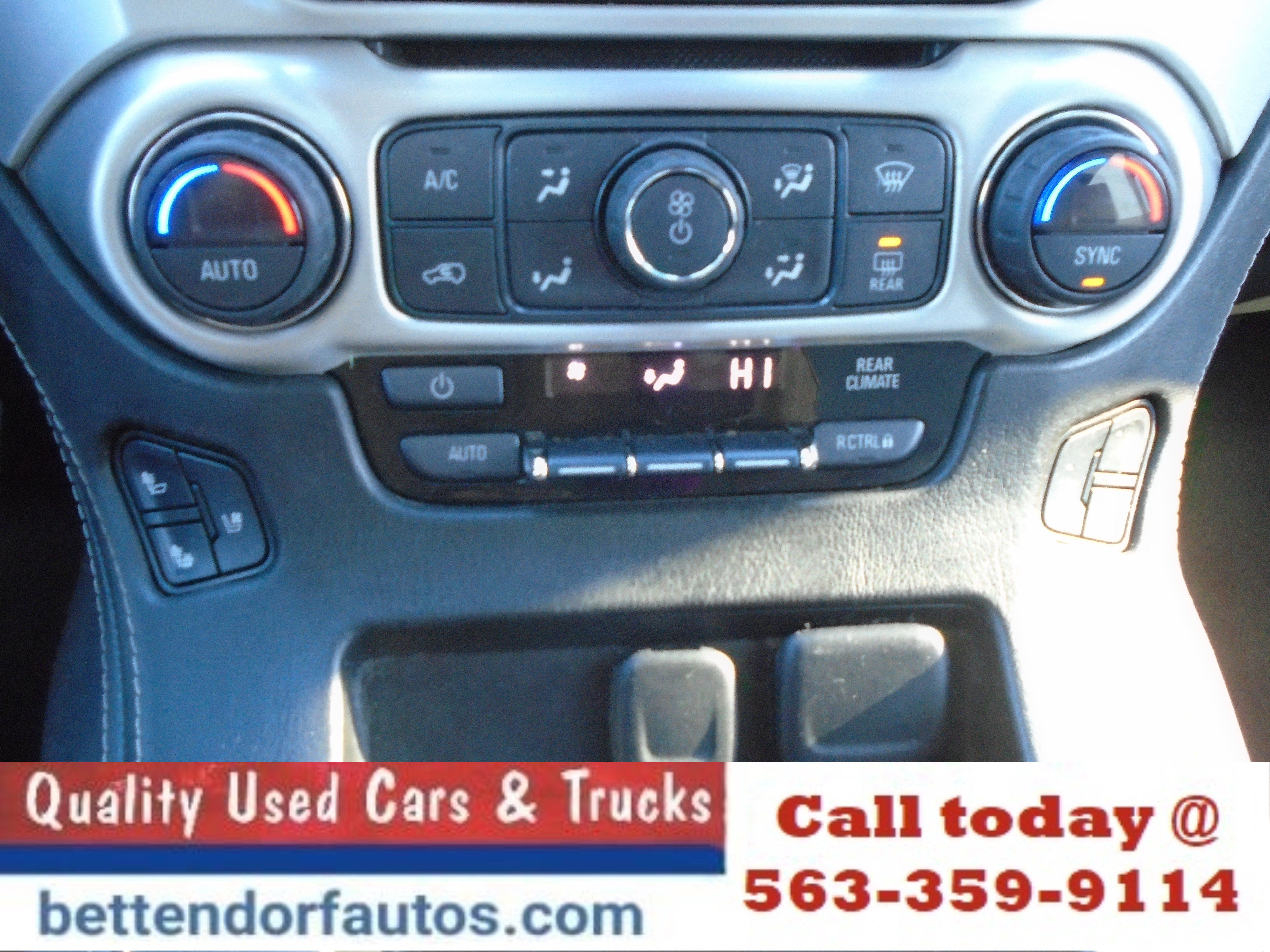 Used 2017 GMC Yukon XL SLT w/ Open Road Package image 16