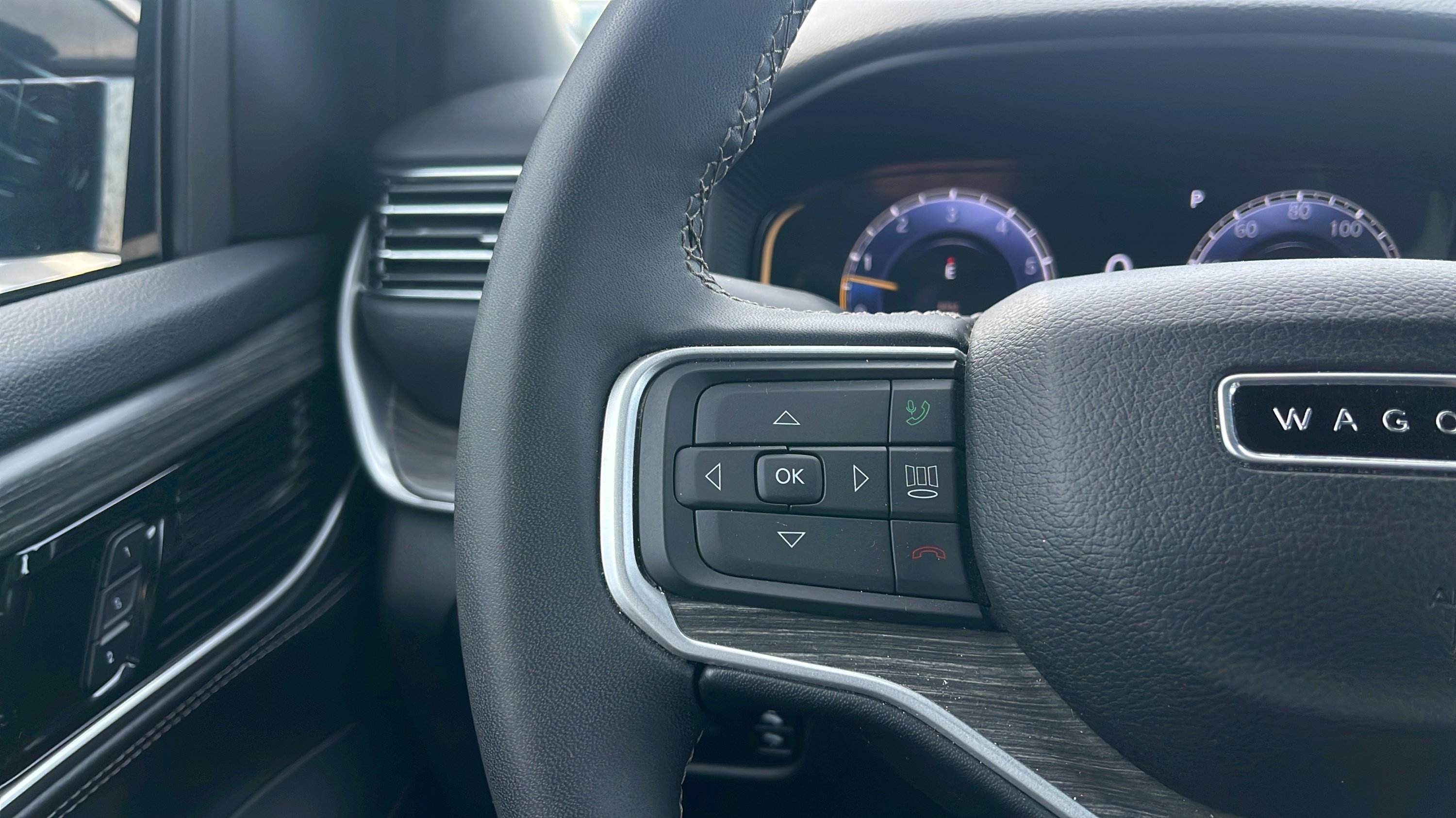 Used 2024 Jeep Wagoneer L Series III w/ Flexible Seating Group image 11