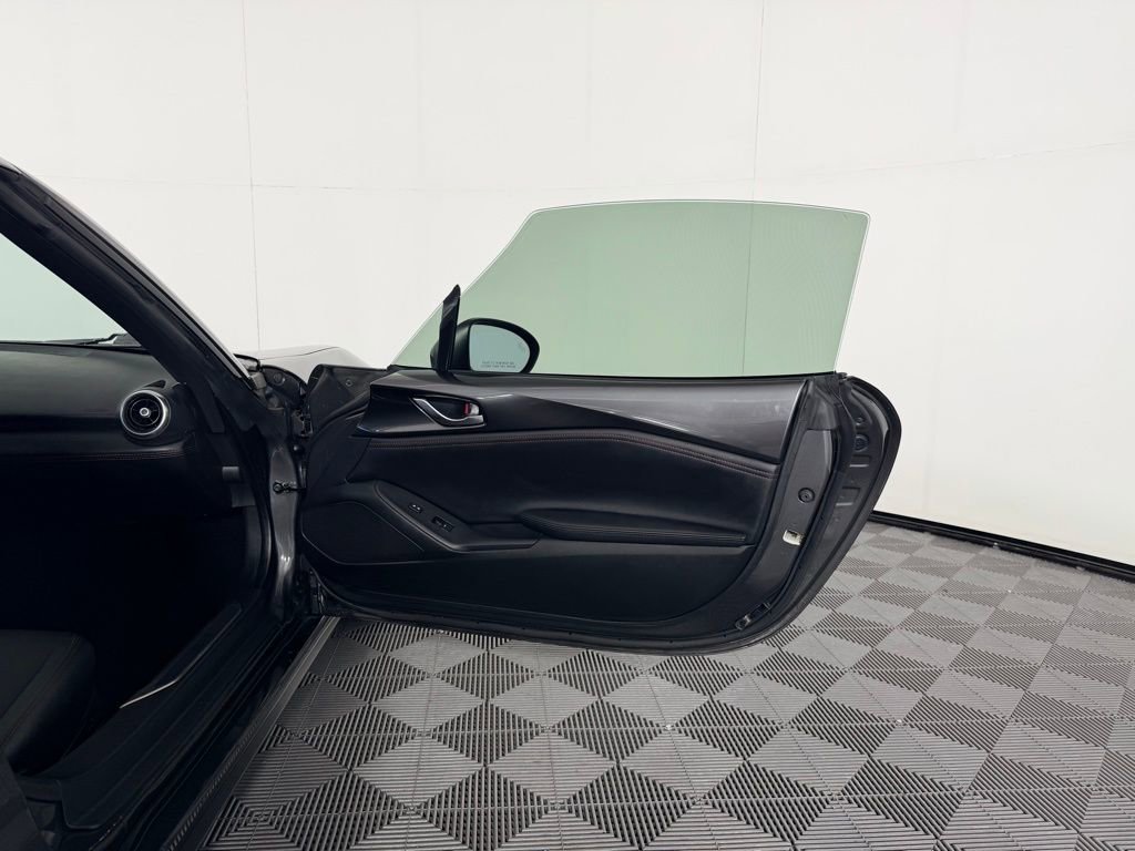 Used 2017 MAZDA MX-5 Miata RF Grand Touring image 24