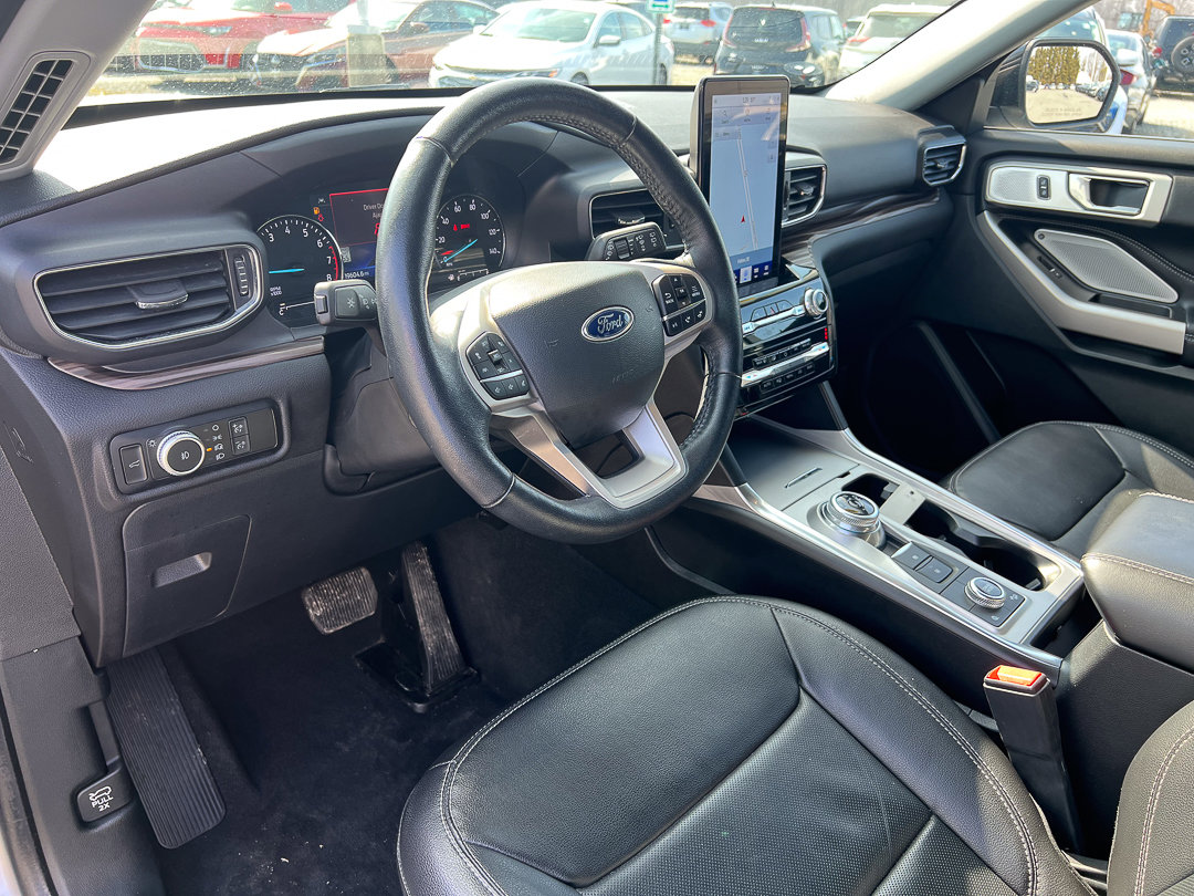 Used 2022 Ford Explorer Limited w/ Limited Technology Package image 19