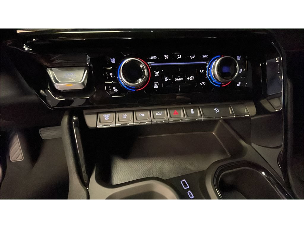 New 2026 GMC Sierra 2500 AT4 w/ Technology Package AWD/4WD image 15