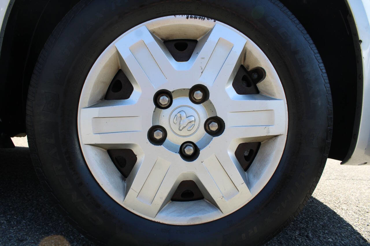 Used 2009 Dodge Grand Caravan SE image 18