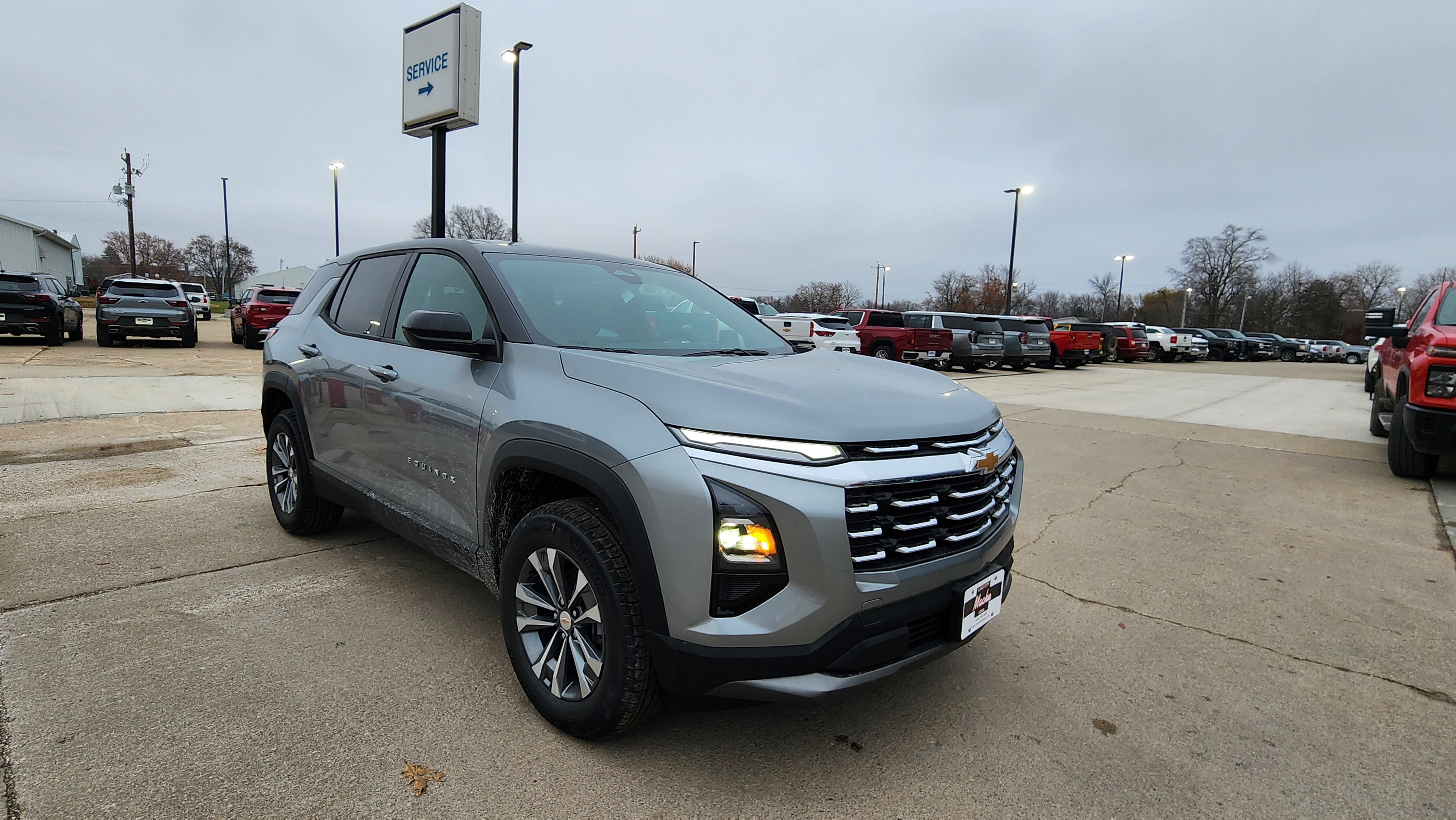 New 2026 Chevrolet Equinox LT image 3