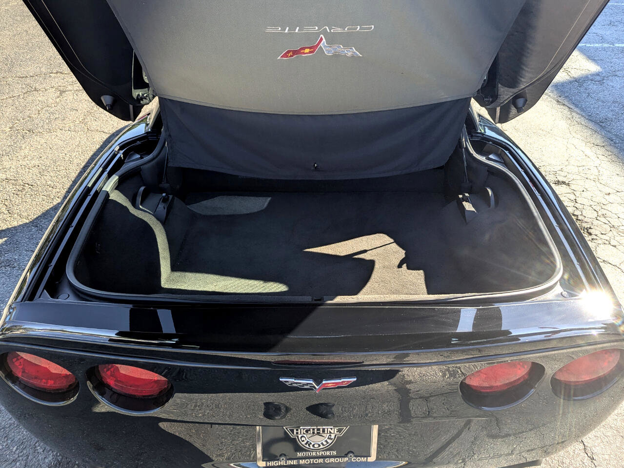 Used 2005 Chevrolet Corvette Coupe w/ Preferred Equipment Group image 28