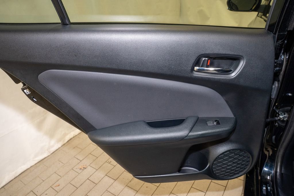 Used 2021 Toyota Prius LE image 9