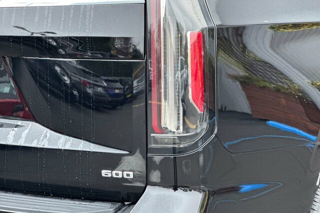 Used 2023 Cadillac Escalade Premium Luxury Platinum image 26