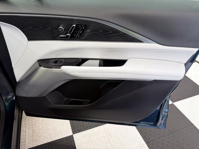 Used 2025 Cadillac Lyriq Luxury w/ LPO, Floor Liner Package AWD/4WD image 22