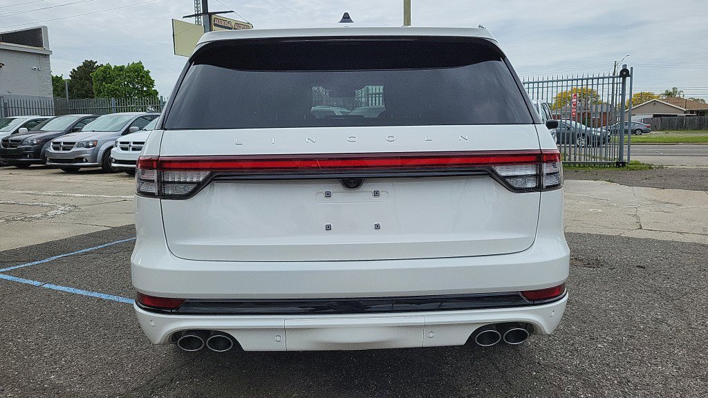 Used 2025 Lincoln Aviator Reserve w/ Jet Appearance Package AWD/4WD image 8