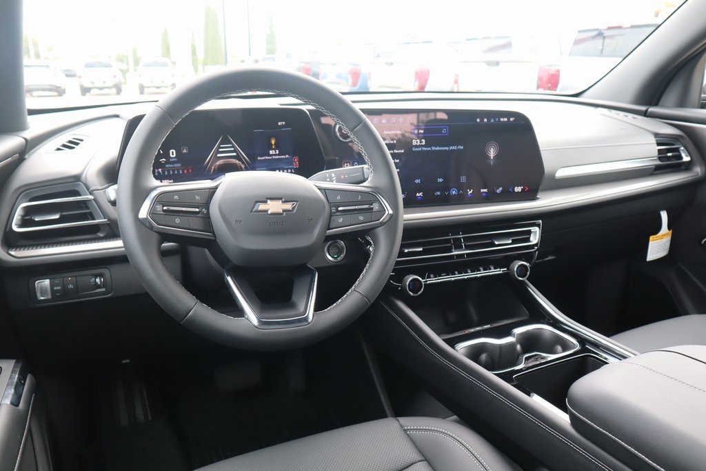 New 2026 Chevrolet Traverse LT w/ Driver Confidence Package image 2