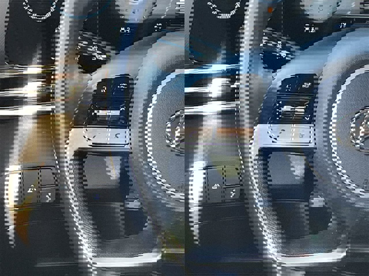 Certified 2023 Hyundai Elantra Limited image 22