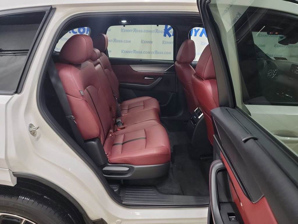 Certified 2025 MAZDA CX-70 3.3 Turbo S w/ Premium Package image 13