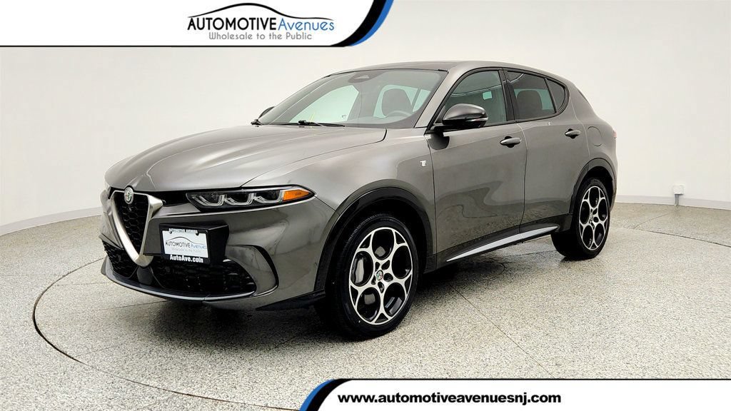 Used 2024 Alfa Romeo Tonale Ti w/ Active Assist Package AWD/4WD image 1
