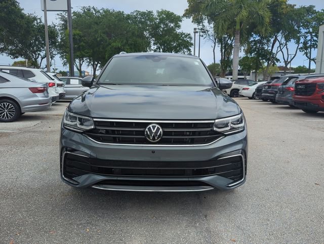 Certified 2022 Volkswagen Tiguan SEL R-Line image 2