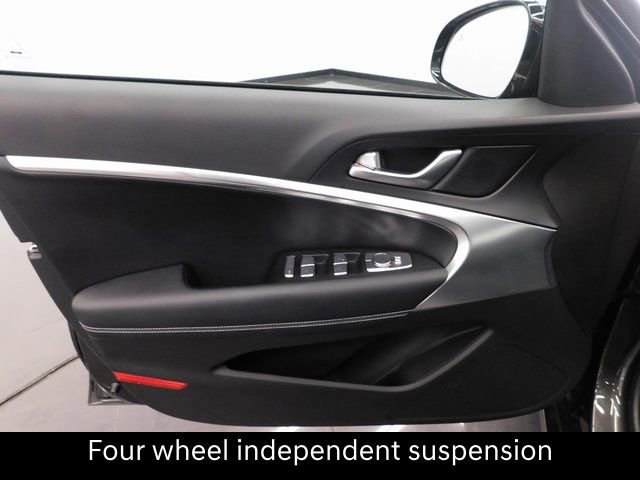 Used 2026 Genesis G70 2.5T image 20