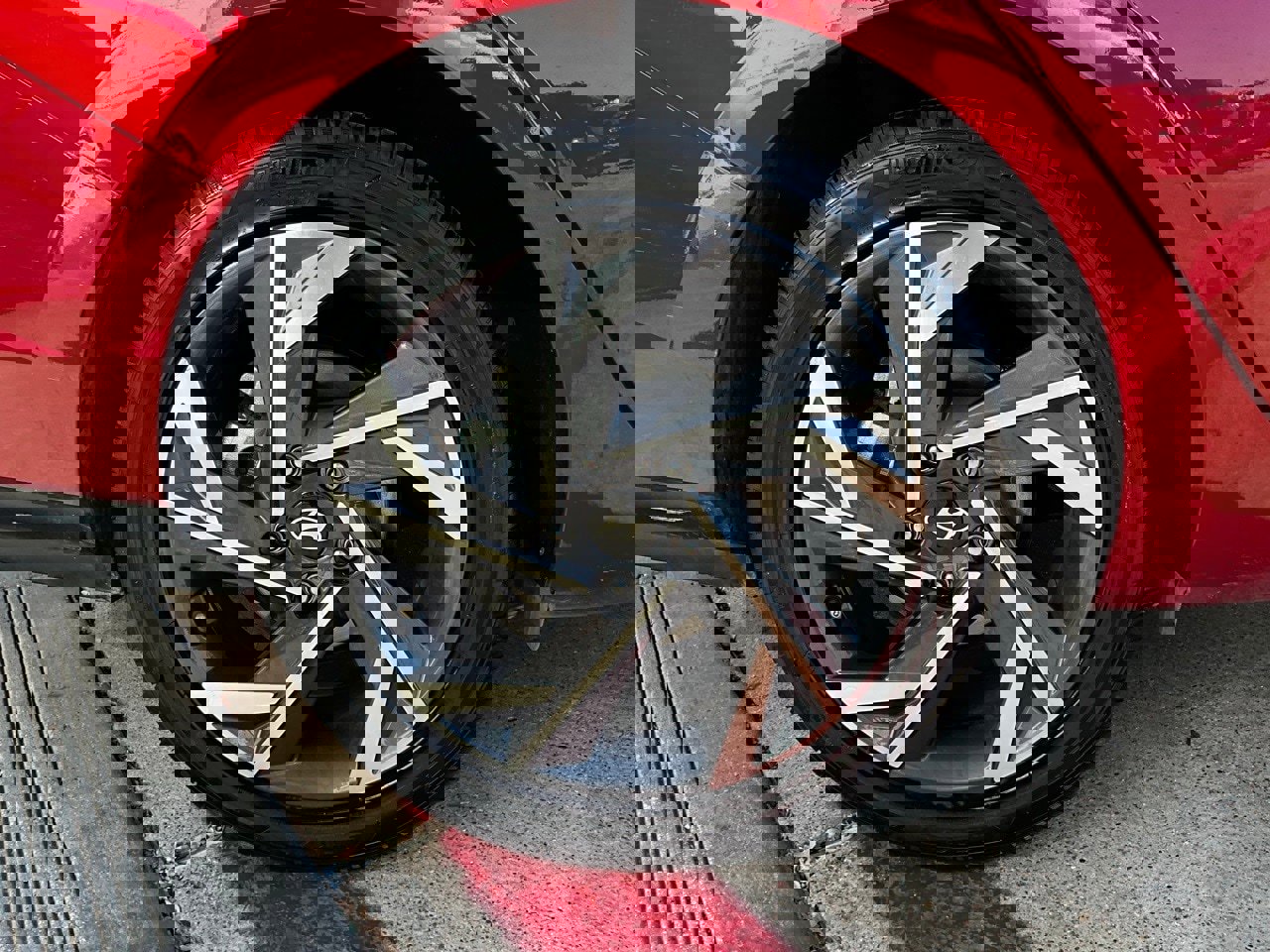 Used 2025 Hyundai Elantra SEL image 9