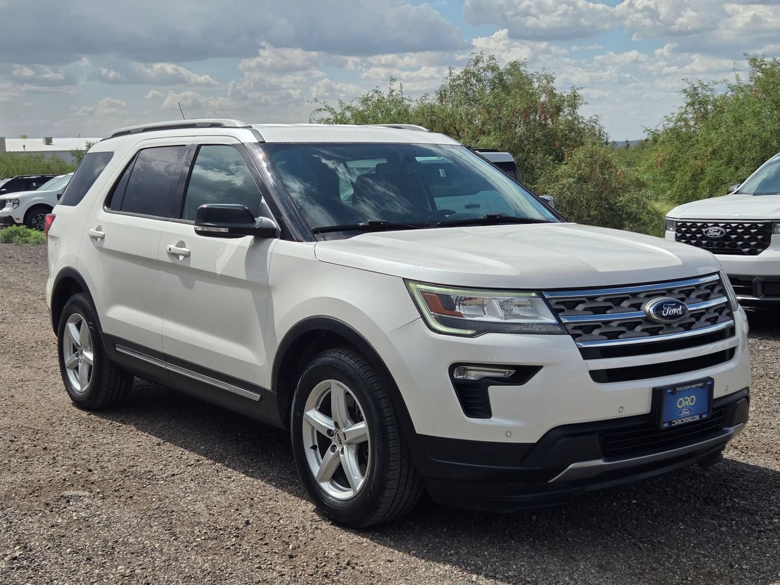 Used 2018 Ford Explorer XLT w/ Equipment Group 202A FWD image 3