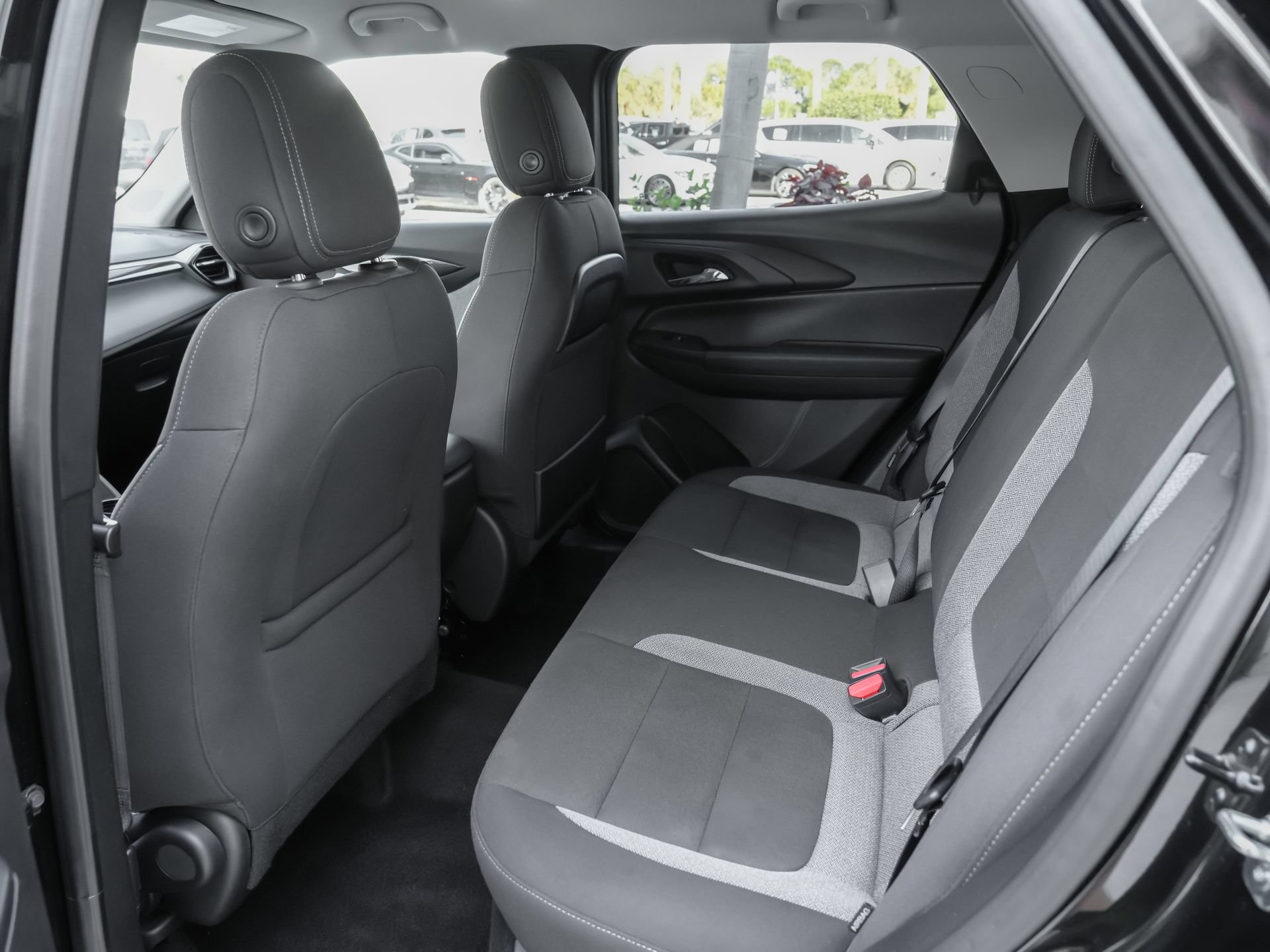 Used 2025 Chevrolet TrailBlazer LT AWD/4WD image 34