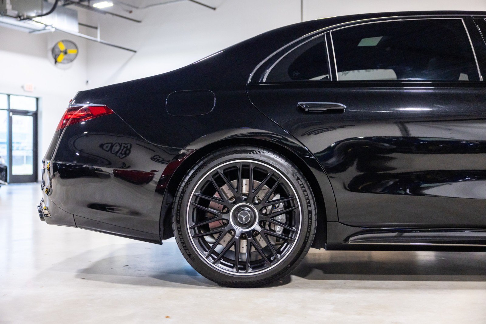 Used 2024 Mercedes-Benz S 63 AMG S w/ AMG Night Package image 24