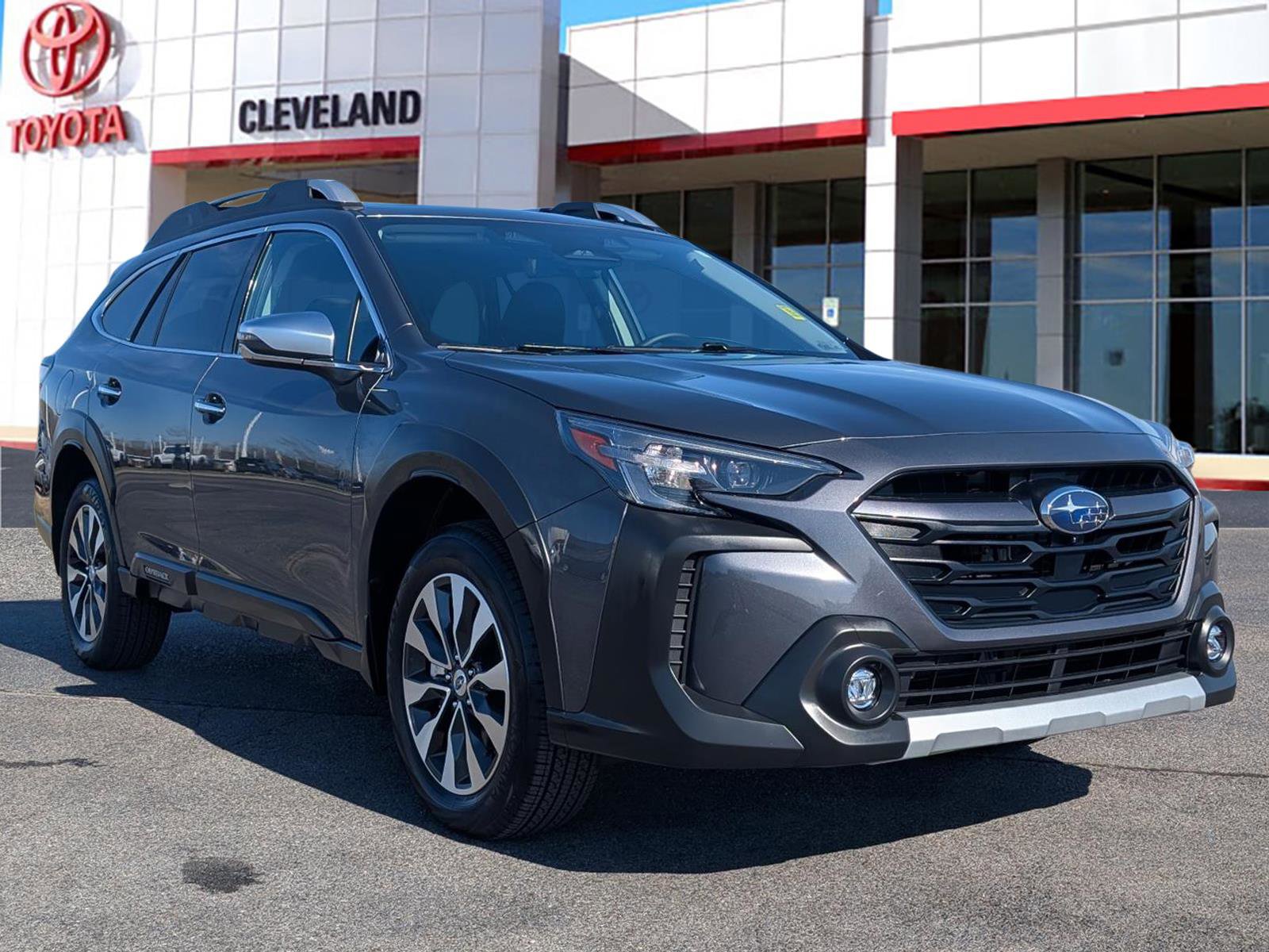 Used 2025 Subaru Outback Touring XT w/ Popular Package #2 image 2