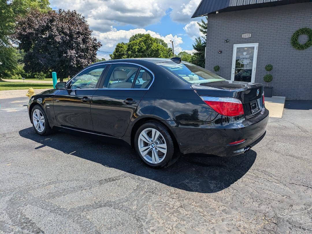 Used 2009 BMW 528i xDrive Sedan AWD/4WD image 4