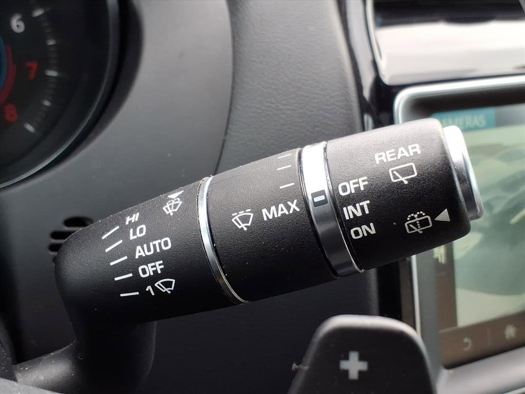 Used 2020 Jaguar F-PACE Premium image 26