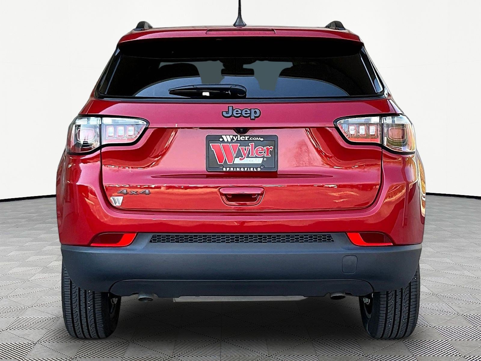 Used 2026 Jeep Compass Latitude AWD/4WD image 5