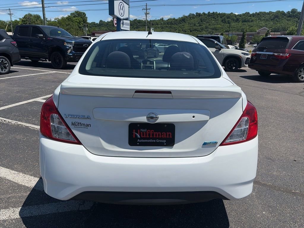 Used 2016 Nissan Versa SV FWD image 6